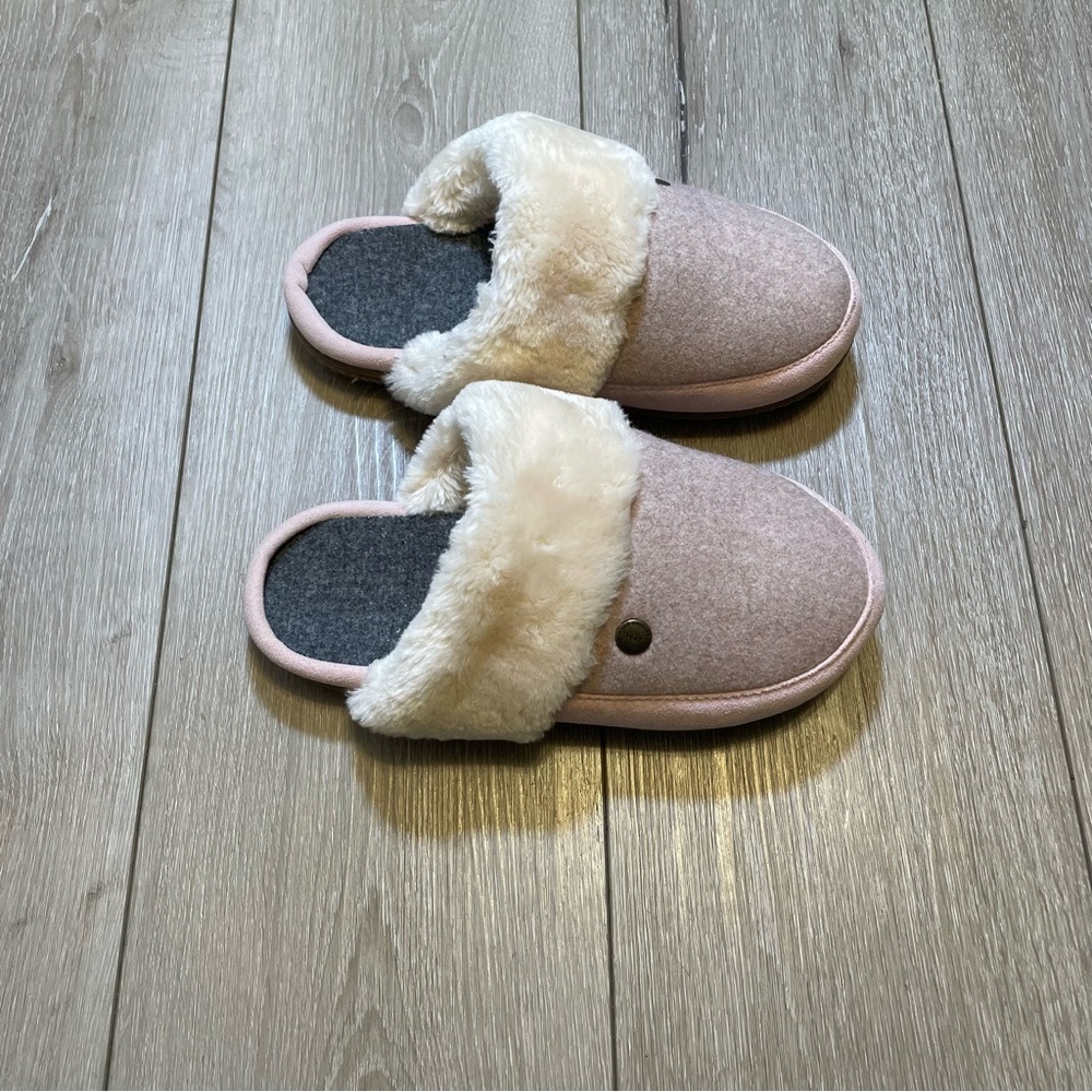 Dearfoams Alpine Geneva Faux-Shearling Scuff Slippers‎ - Pink/Gray, S (5-6)
